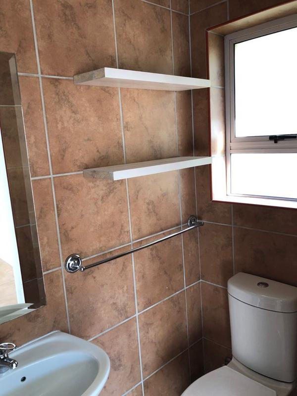 To Let 2 Bedroom Property for Rent in Vredekloof East Western Cape